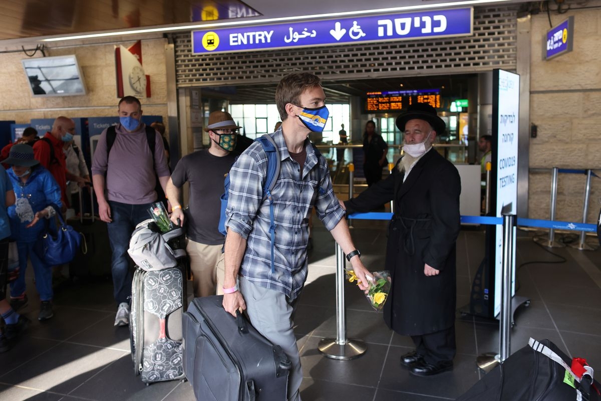 Israel thử nghiệm đón khách quốc tế đi theo nhóm - Ảnh 1.