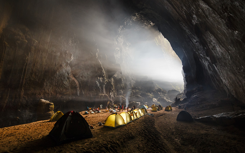 Tour “Chinh phục Sơn Đoòng-hang động lớn nhất thế giới” kín chỗ năm 2022 - Ảnh 1.