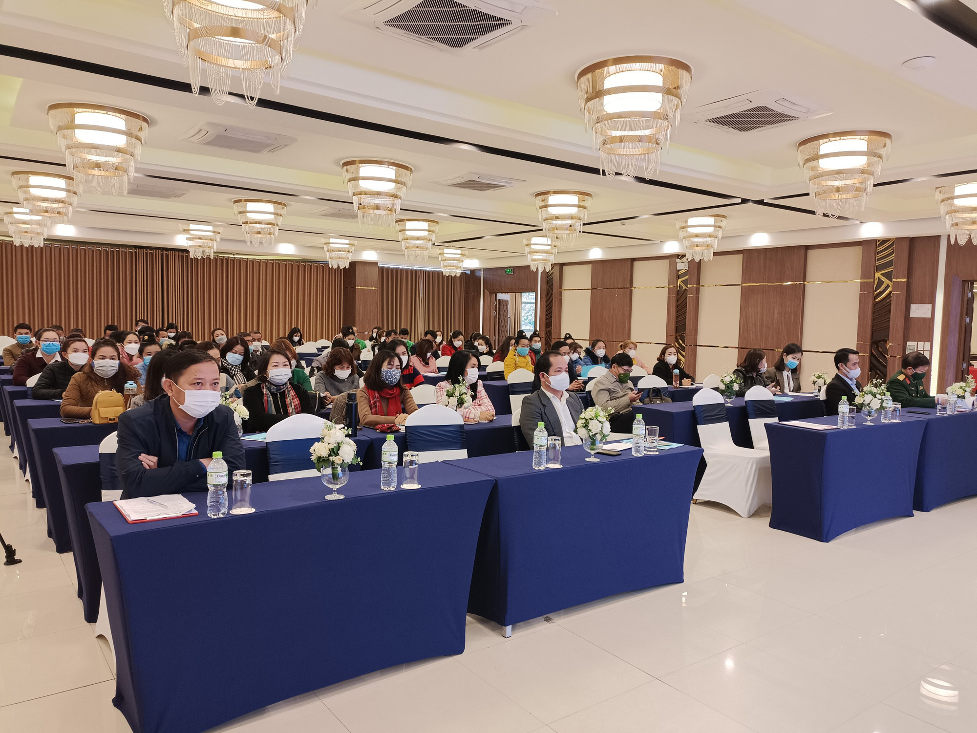 Điện Biên: Gần 100 học viên tham gia tập huấn nghiệp vụ hướng dẫn du lịch trên tuyến - Ảnh 1.