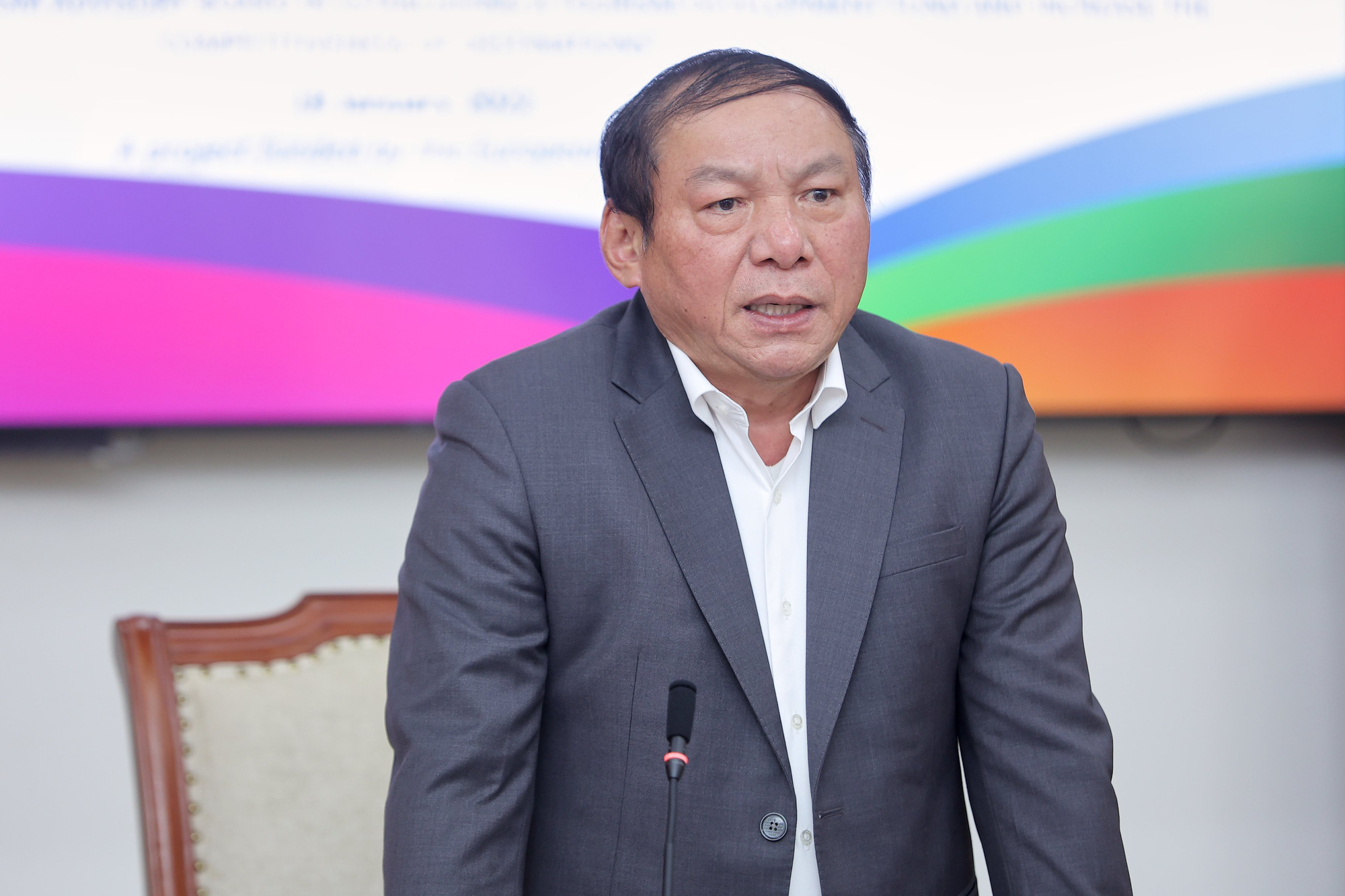 Bộ trưởng Nguyễn Văn Hùng: “Tiếp tục điều nghiên để đề xuất mở cửa đón khách du lịch quốc tế vào dịp 30/4” - Ảnh 2.