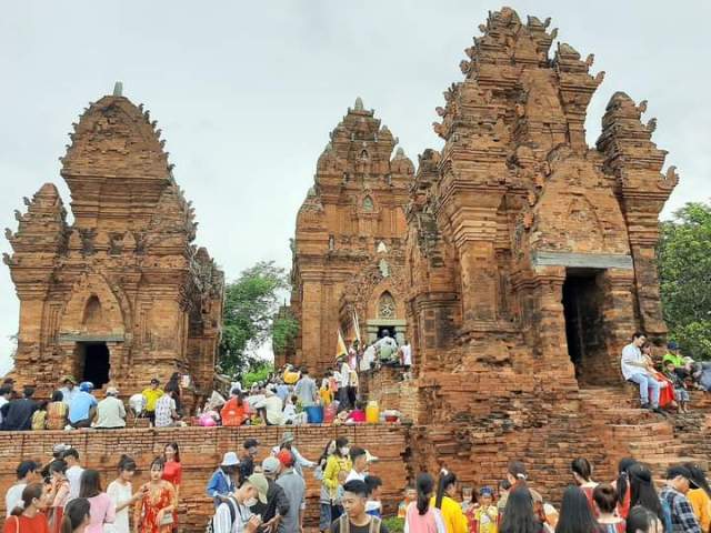 Ninh Thuận: Cần phát huy các thế mạnh, tạo sản phẩm mới để phát triển du lịch - Ảnh 1.