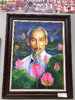 Triển lãm ảnh mỹ thuật &quot;Sắc màu thời gian&quot; tại Bảo tàng Văn hóa các dân tộc Việt Nam - Ảnh 1.
