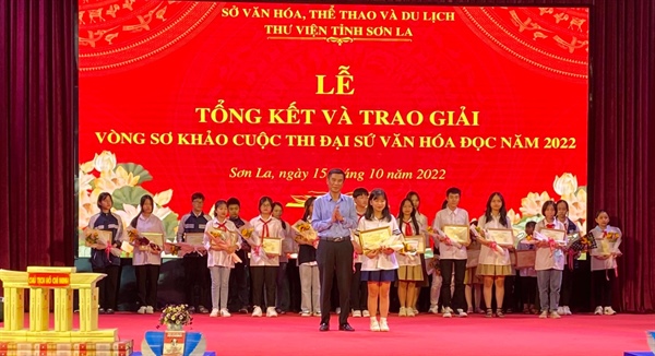 Trao giải Cuộc thi Đại sứ Văn hóa đọc Sơn La năm 2022 - Ảnh 1.