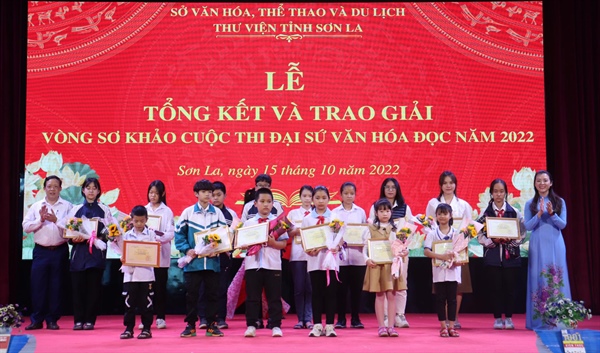 Trao giải Cuộc thi Đại sứ Văn hóa đọc Sơn La năm 2022 - Ảnh 2.