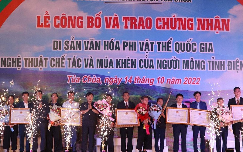 Độc đáo Nghệ thuật chế tác và múa khèn của người Mông - Ảnh 4.