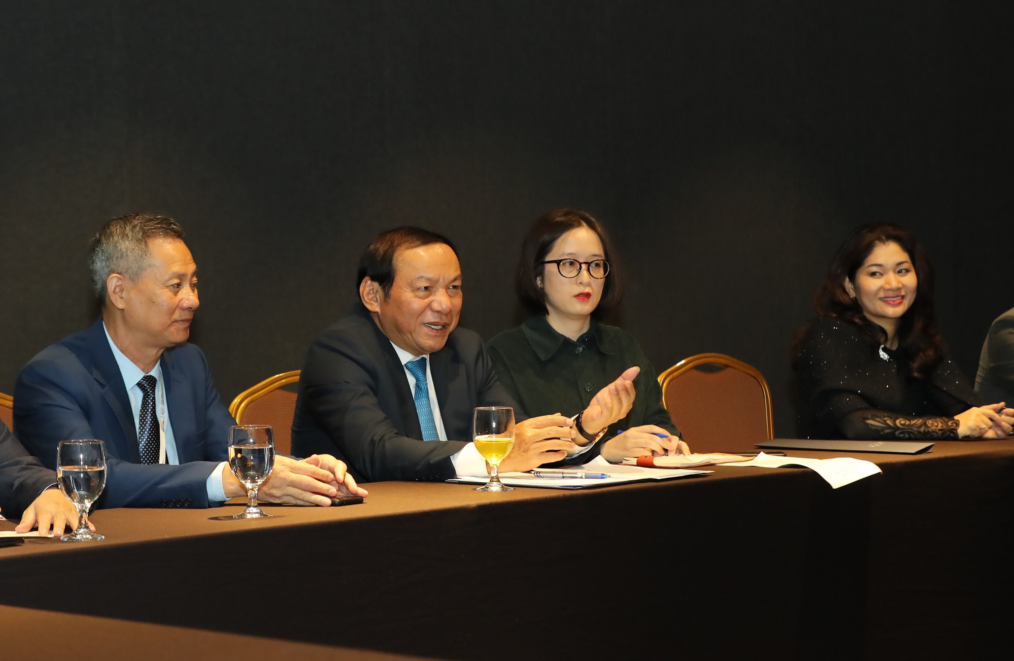 Bộ trưởng Nguyễn Văn Hùng tiếp kiến Chủ tịch Ủy ban Olympic Quốc tế - Ảnh 6.