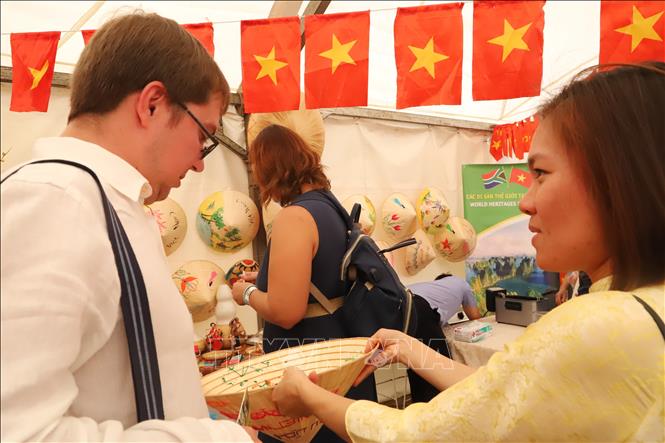 Việt Nam giới thiệu ẩm thực và văn hóa tại Hội chợ ngoại giao Nam Phi - Ảnh 1.