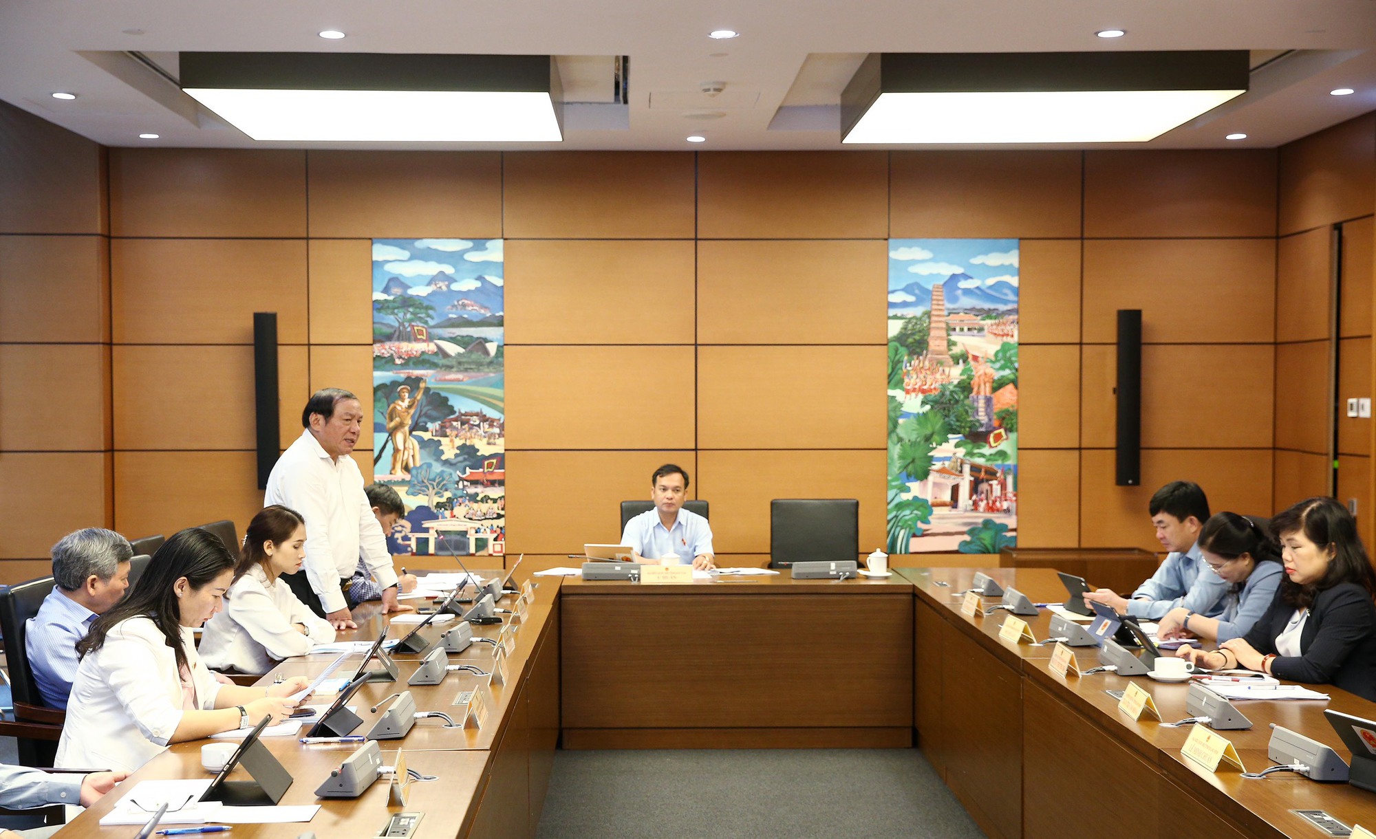 Bộ trưởng Nguyễn Văn Hùng: Quy hoạch đô thị phải phát huy được những nét văn hóa độc đáo - Ảnh 1.