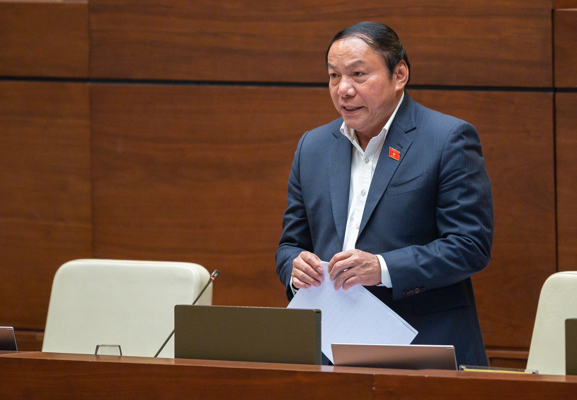 Bộ trưởng Nguyễn Văn Hùng: Nghiên cứu, xem xét thấu đáo để sửa đổi, bổ sung hoàn thiện Luật Phòng, chống bạo lực gia đình (sửa đổi) - Ảnh 1.