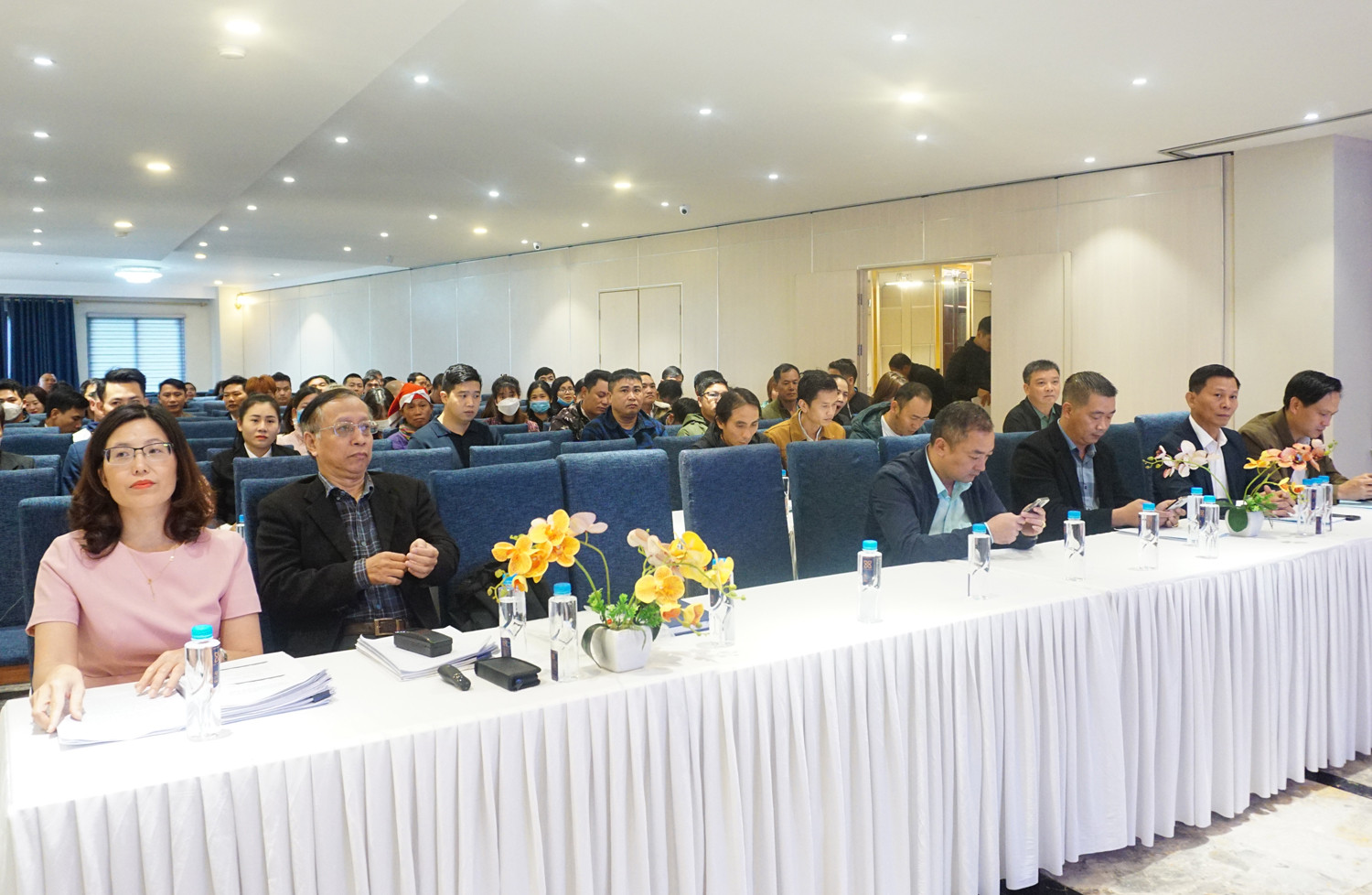 Lào Cai: Gần 100 đại biểu được bồi dưỡng kiến thức pháp luật về lĩnh vực du lịch - Ảnh 2.
