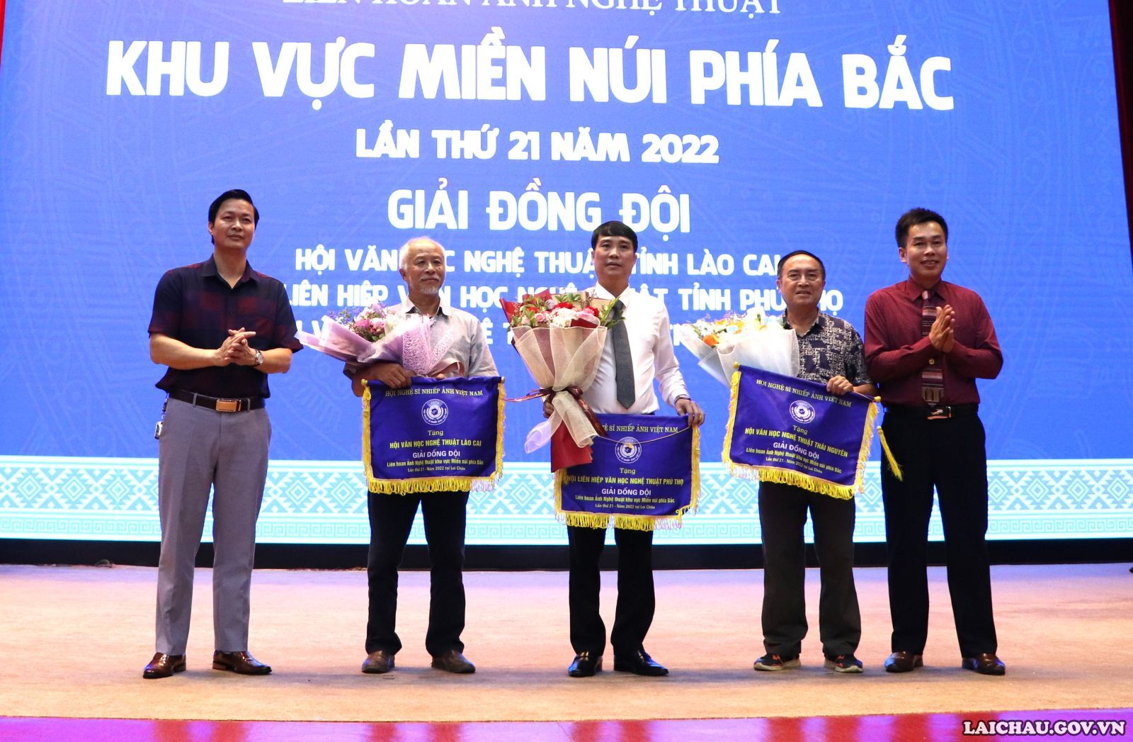 Khai mạc Liên hoan Ảnh nghệ thuật khu vực miền núi phía Bắc lần thứ 21 năm 2022 - Ảnh 9.