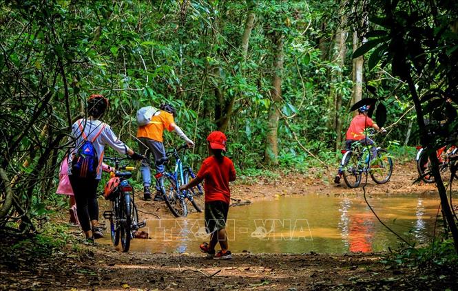 Xây dựng Đồng Nai thành trọng điểm du lịch: Đẩy mạnh quảng bá, tạo điểm nhấn - Ảnh 2.