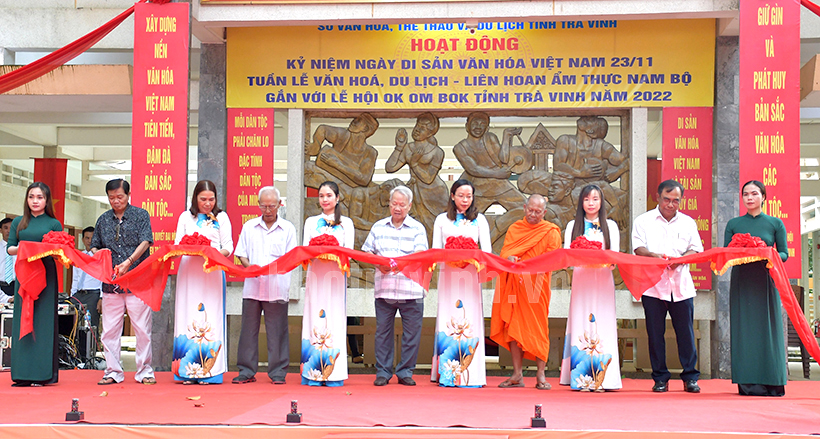 Trà Vinh: Khai mạc trưng bày, triển lãm hoạt động kỷ niệm ngày Di sản Văn hóa Việt Nam - Ảnh 1.