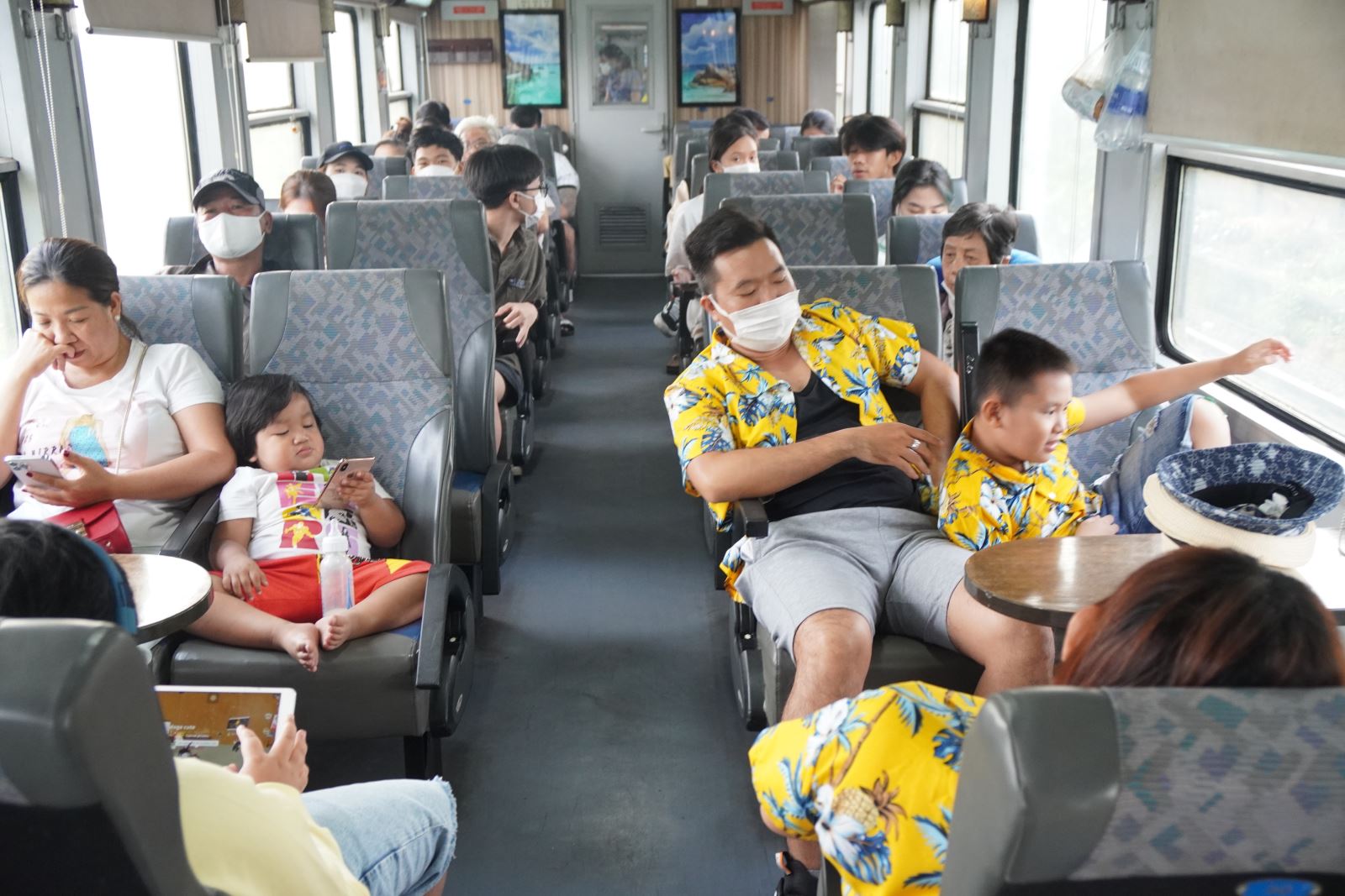 Thành phố Hồ Chí Minh cùng Đồng Nai khai thác các tour du lịch bằng tàu hỏa - Ảnh 1.