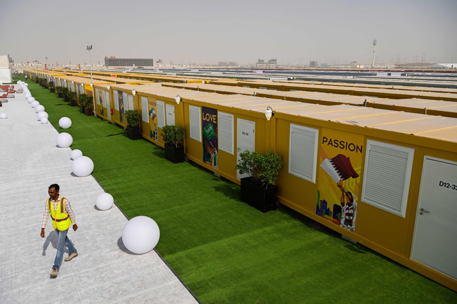 Muốn hồi sinh du lịch nhờ World Cup 2022, Qatar mở rộng sân bay, xây thêm khách sạn để “phục vụ tận răng” khách xem bóng đá - Ảnh 3.