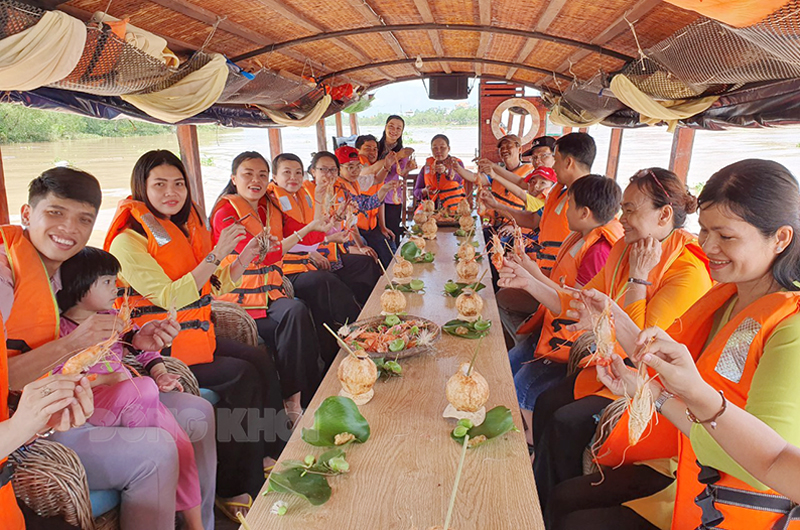 Bến Tre: Đầu tư phát triển du lịch trở thành ngành kinh tế mũi nhọn - Ảnh 1.