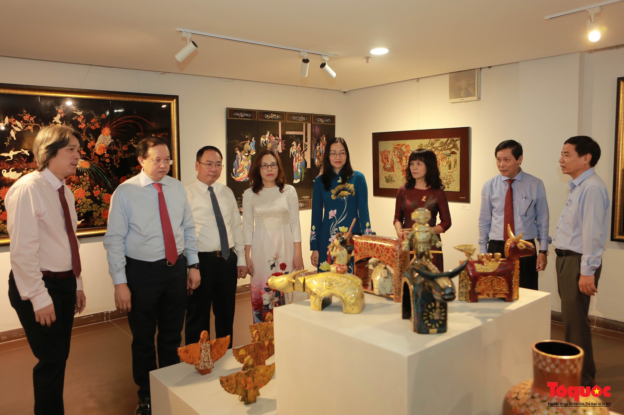 Thứ trưởng Tạ Quang Đông dự triển lãm “Sản phẩm sơn mài Việt Nam” - Ảnh 6.