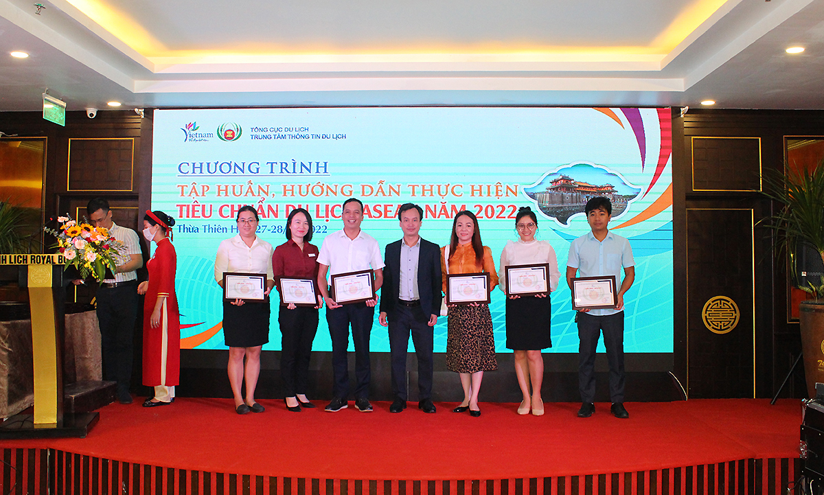 Kết thúc Chương trình tập huấn, hướng dẫn thực hiện Tiêu chuẩn Du lịch ASEAN năm 2022 tại Thừa Thiên Huế - Ảnh 5.
