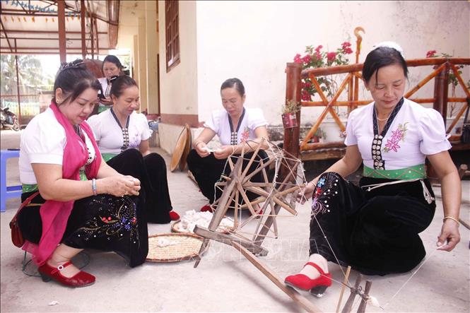 Lai Châu: Xây dựng đời sống văn hóa trở thành phong trào thi đua rộng lớn - Ảnh 2.