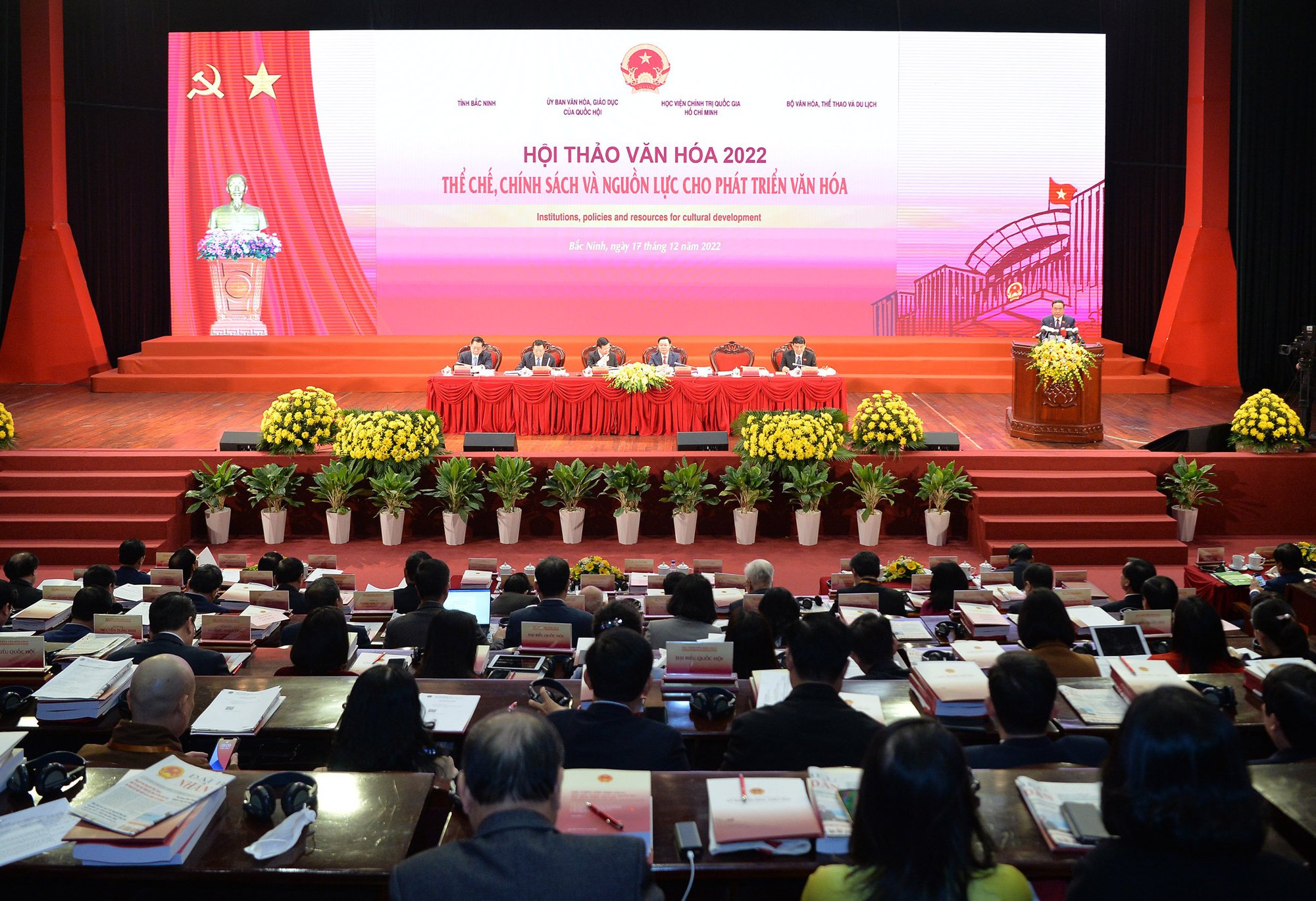 Khai mạc Hội thảo Văn hóa 2022: Để văn hoá, sức mạnh con người Việt Nam thật sự xứng tầm với vị thế, công cuộc đổi mới, hội nhập và phát triển đất nước - Ảnh 1.
