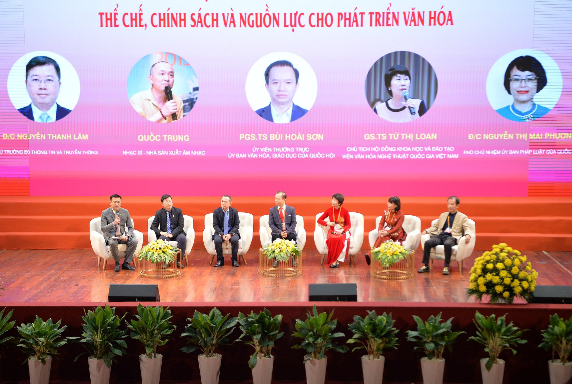 Thảo luận bàn tròn Hội thảo Văn hóa 2022: Thúc đẩy các lực lượng sáng tạo phát huy tiềm năng, phát triển công nghiệp văn hóa - Ảnh 1.