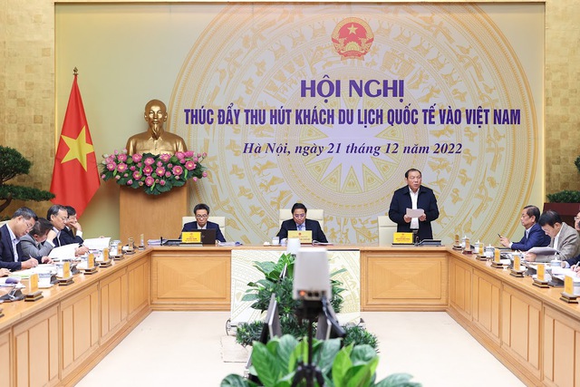 Bộ trưởng Nguyễn Văn Hùng đề xuất nhiều giải pháp thúc đẩy du khách nước ngoài vào Việt Nam - Ảnh 1.