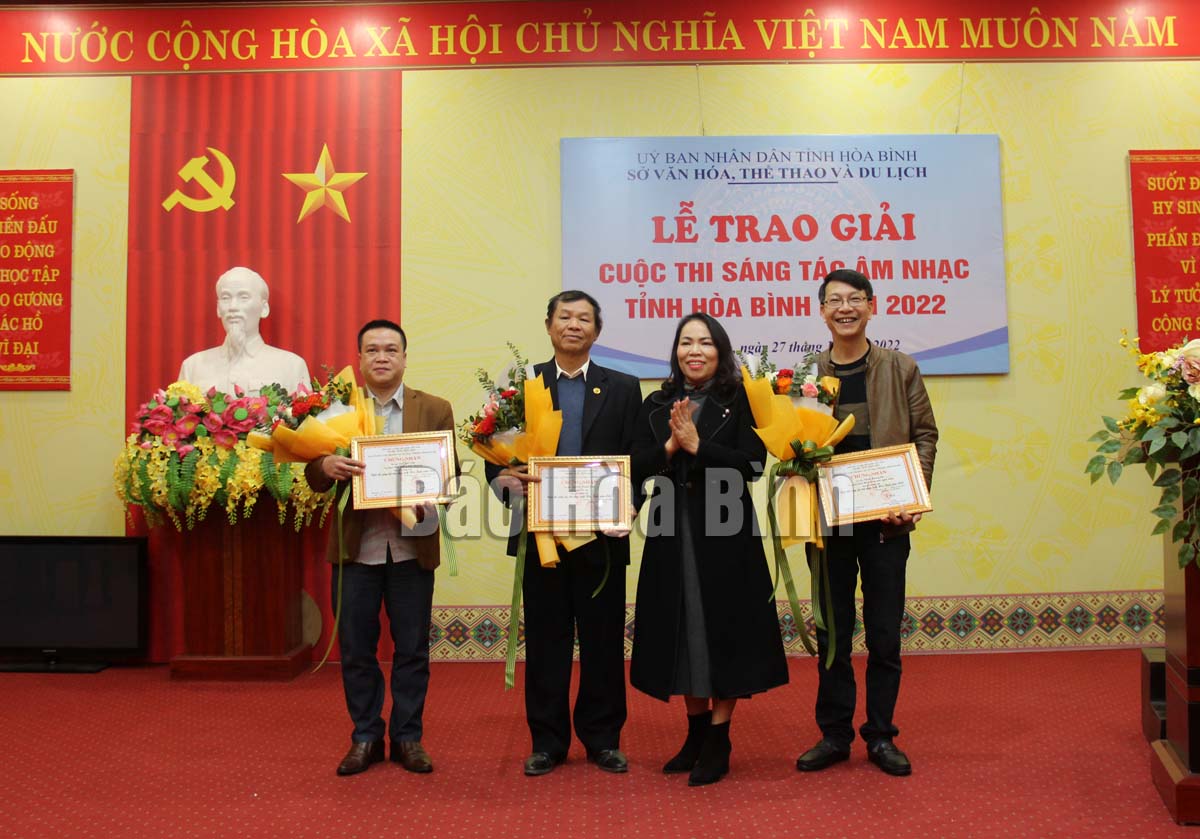 Trao giải Cuộc thi sáng tác âm nhạc tỉnh Hòa Bình năm 2022 - Ảnh 1.