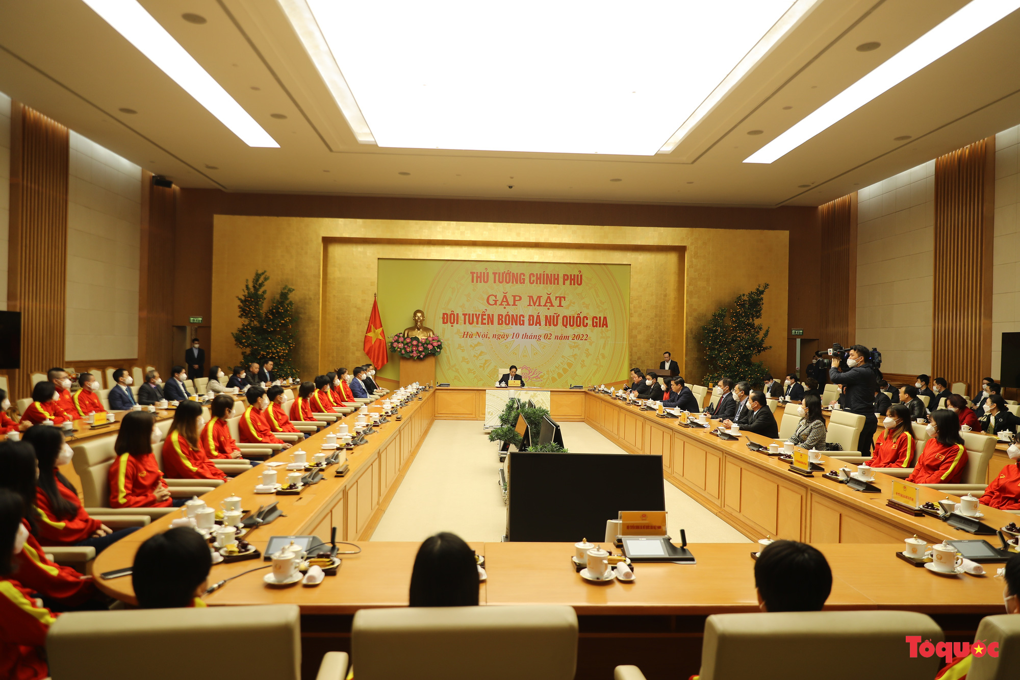 Thủ tướng Phạm Minh Chính gặp gỡ, chúc mừng và khen thưởng Đội tuyển bóng đá nữ Việt Nam - Ảnh 7.