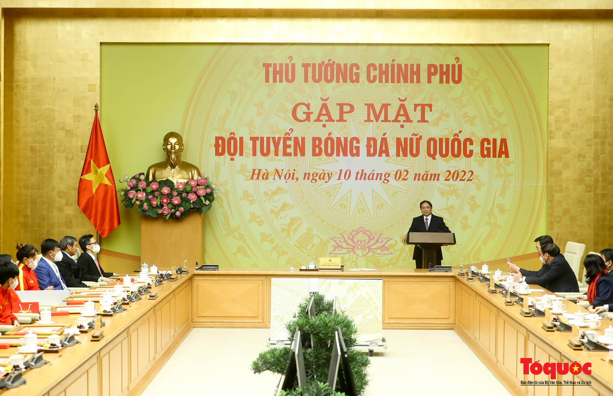 Thủ tướng Phạm Minh Chính gặp gỡ, chúc mừng và khen thưởng Đội tuyển bóng đá nữ Việt Nam - Ảnh 5.