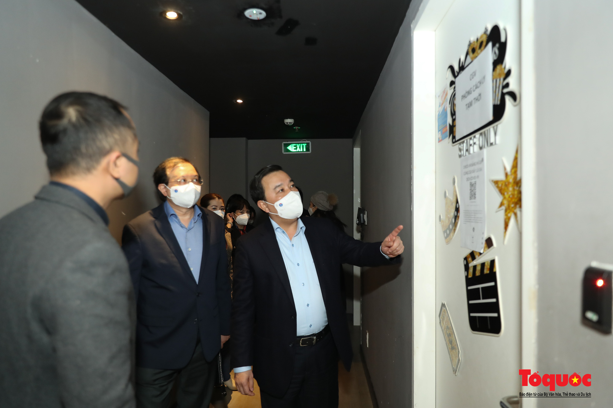 Thứ trưởng Tạ Quang Đông kiểm tra công tác phòng dịch Covid 19 tại một số cụm rạp chiếu phim ở Hà Nội - Ảnh 6.