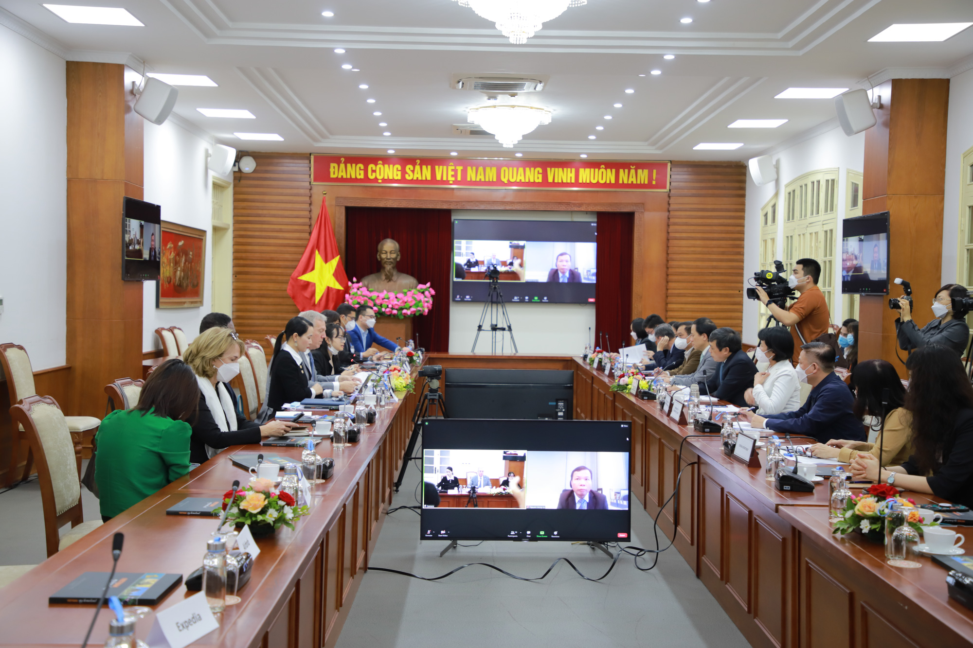 Nhiều doanh nghiệp nước ngoài kỳ vọng vào kế hoạch mở cửa du lịch quốc tế của Việt Nam - Ảnh 3.
