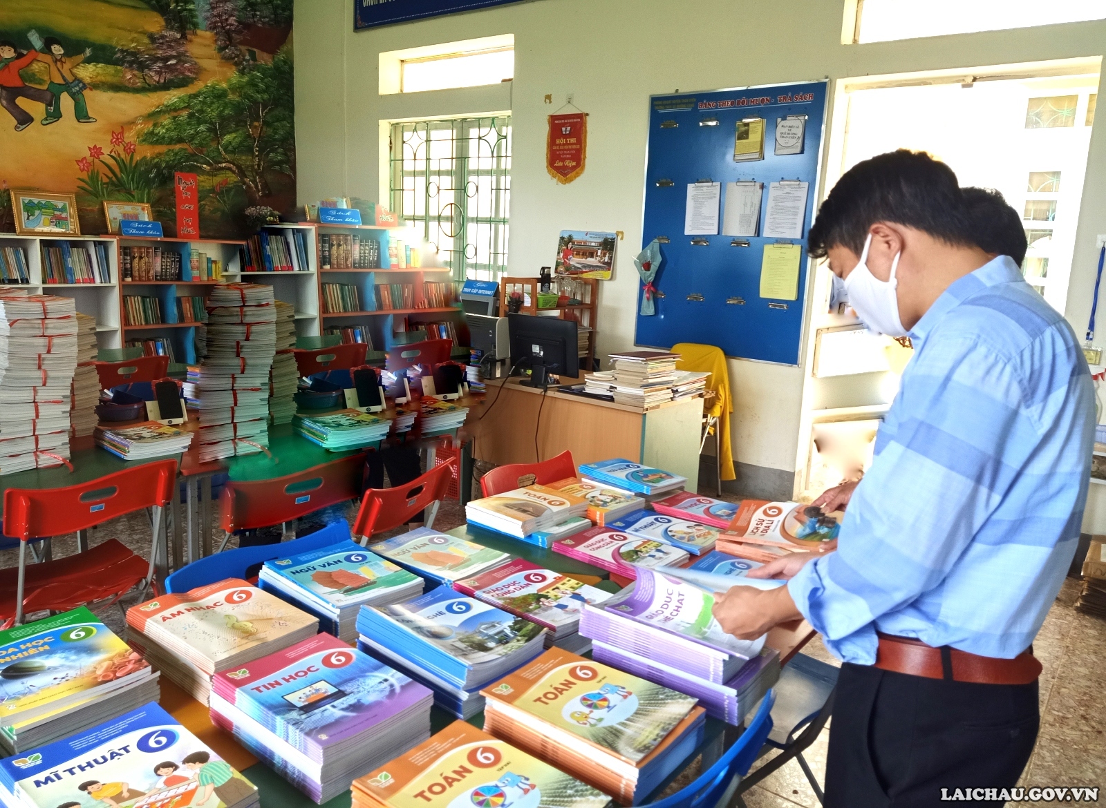 Lai Châu: Tổ chức Ngày sách và Văn hóa đọc Việt Nam năm 2022 - Ảnh 1.