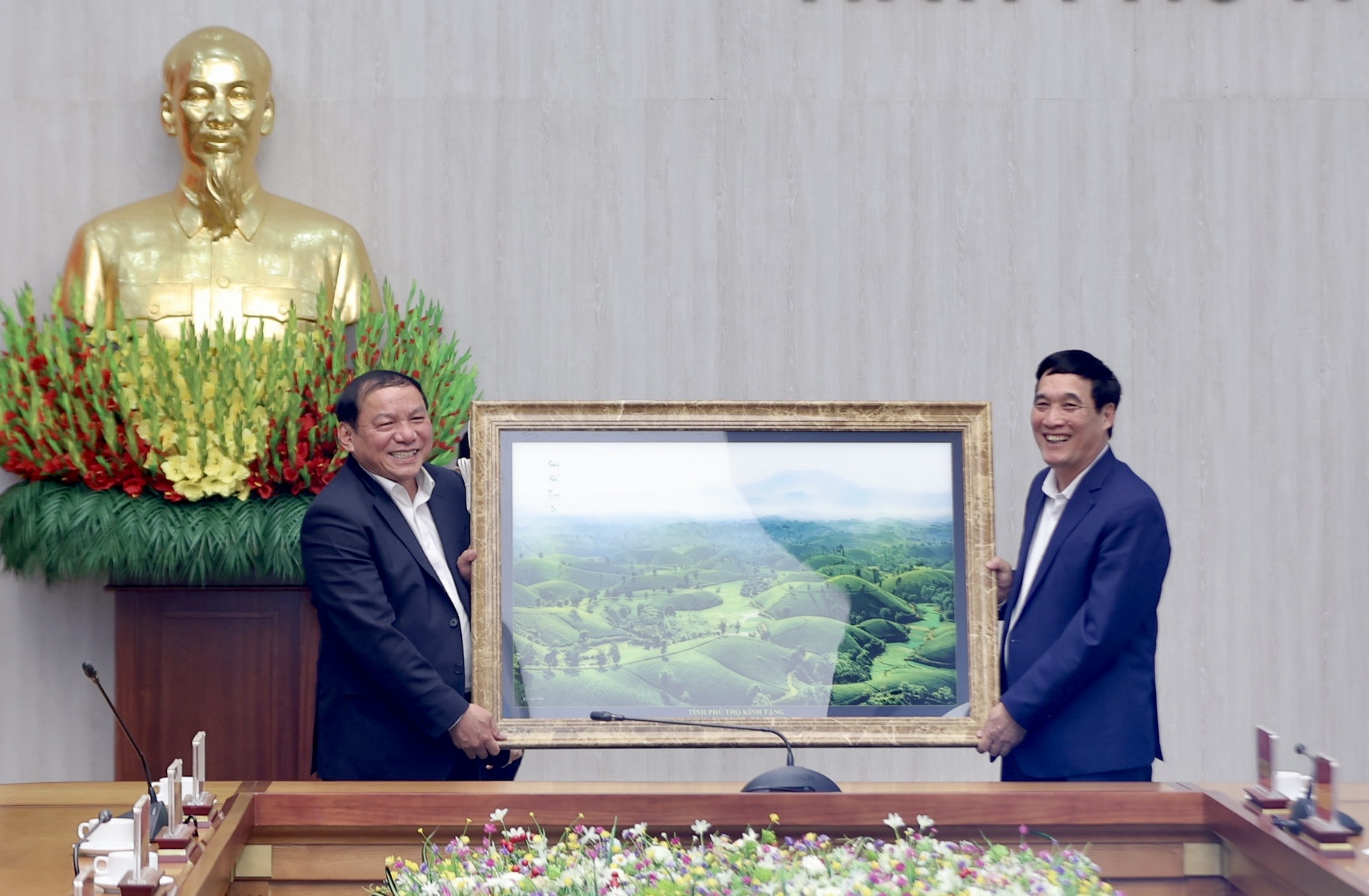 Bộ trưởng Nguyễn Văn Hùng: Phú Thọ cần đi vào thực chất trong xây dựng và phát triển đời sống văn hóa - Ảnh 5.