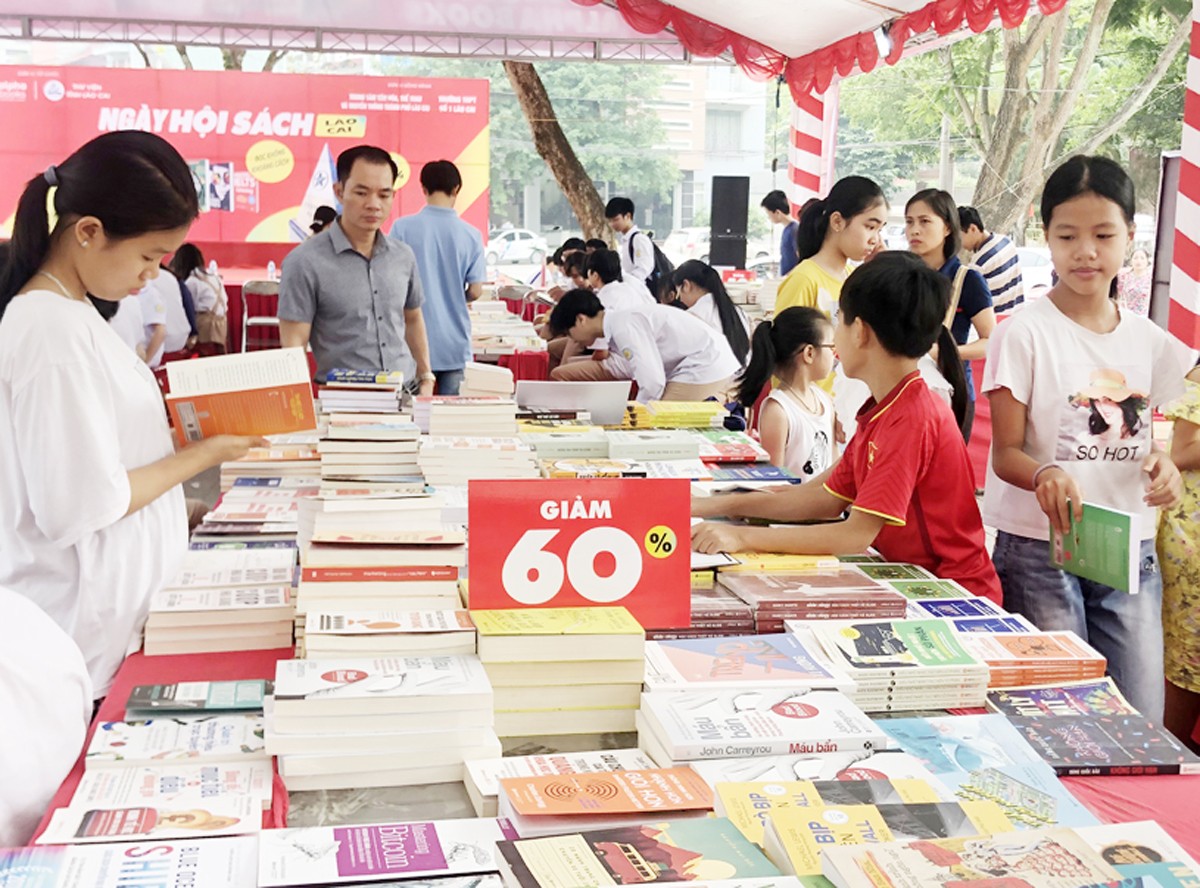 Lào Cai: Tổ chức nhiều hoạt động hưởng ứng Ngày Sách và Văn hóa đọc từ 10-25/4/2022 - Ảnh 1.