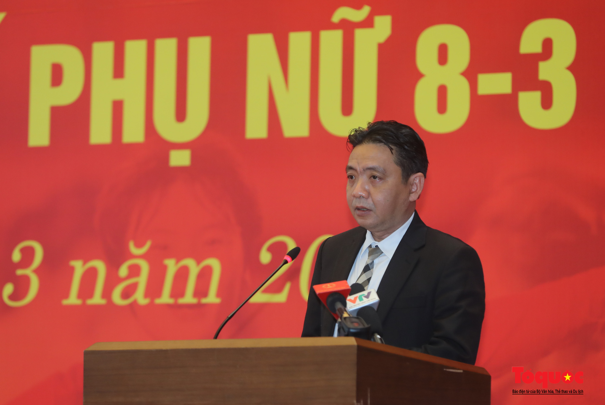 Chủ tịch Quốc hội Vương Đình Huệ gặp mặt Đội tuyển Bóng đá nữ Việt Nam - Ảnh 9.