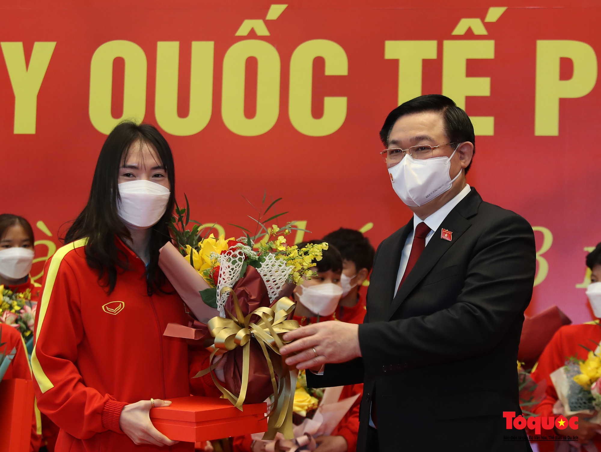Chủ tịch Quốc hội Vương Đình Huệ gặp mặt Đội tuyển Bóng đá nữ Việt Nam - Ảnh 14.