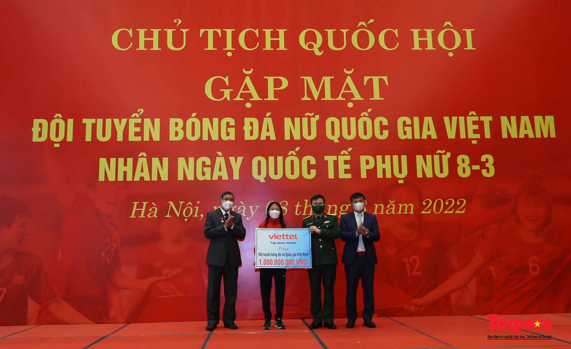 Chủ tịch Quốc hội Vương Đình Huệ gặp mặt Đội tuyển Bóng đá nữ Việt Nam - Ảnh 16.