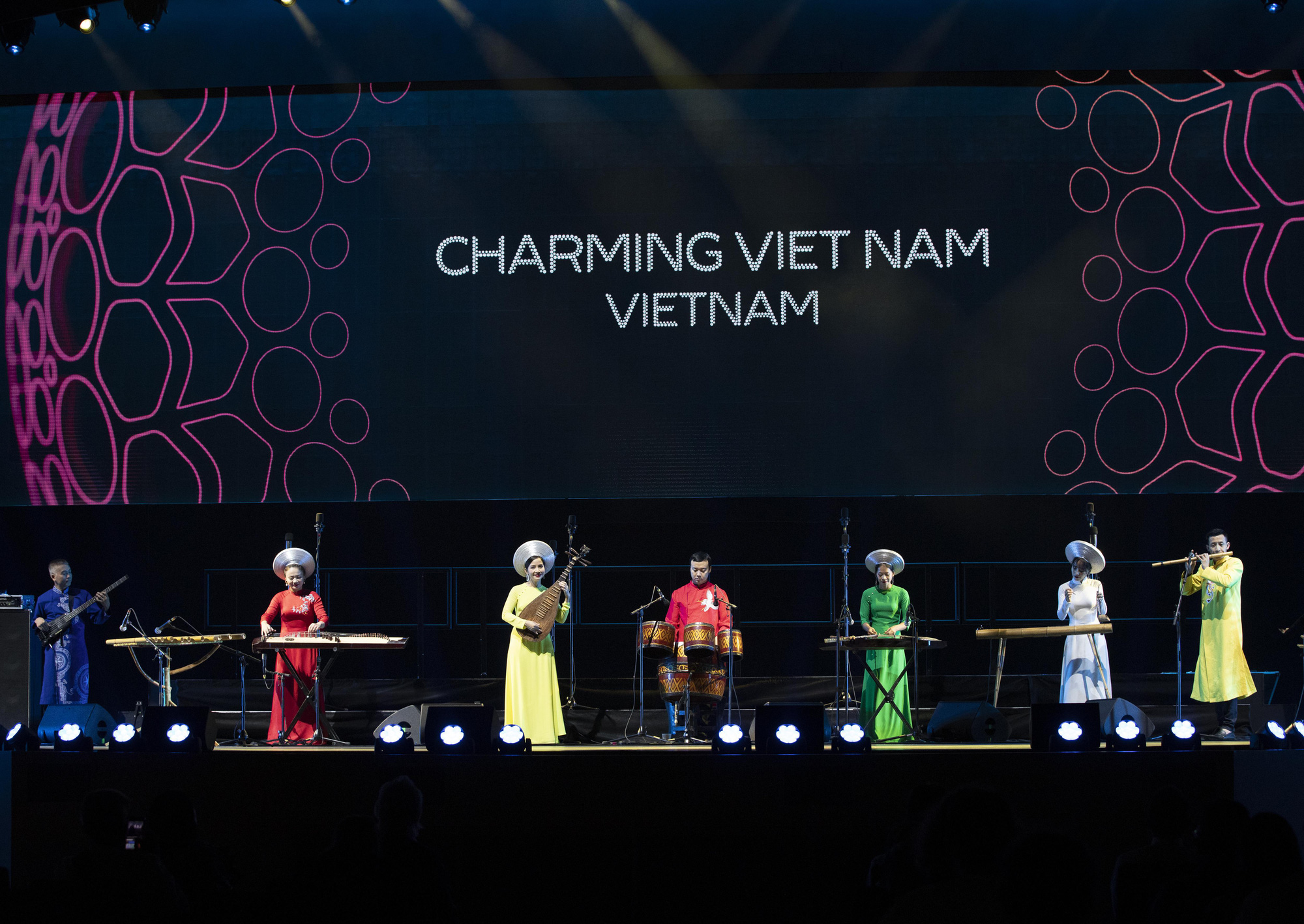 EXPO 2020 Dubai khép lại cùng sự “thăng hoa” của bản sắc văn hóa Việt  - Ảnh 3.