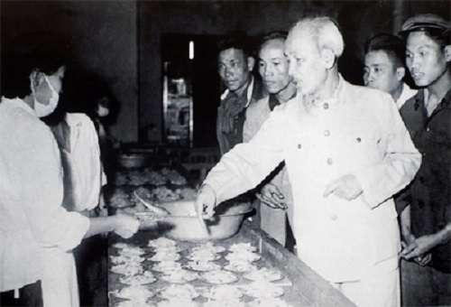 Vận dụng tư tưởng Hồ Chí Minh về tinh thần trách nhiệm để khơi dậy khát vọng phát triển đất nước - Ảnh 1.