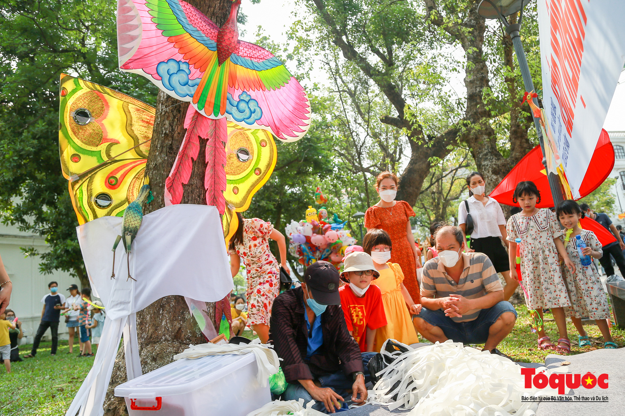 Hàng nghìn người dân, du khách thích thú trải nghiệm tại &quot;Lễ hội Diều Huế&quot; - Ảnh 12.