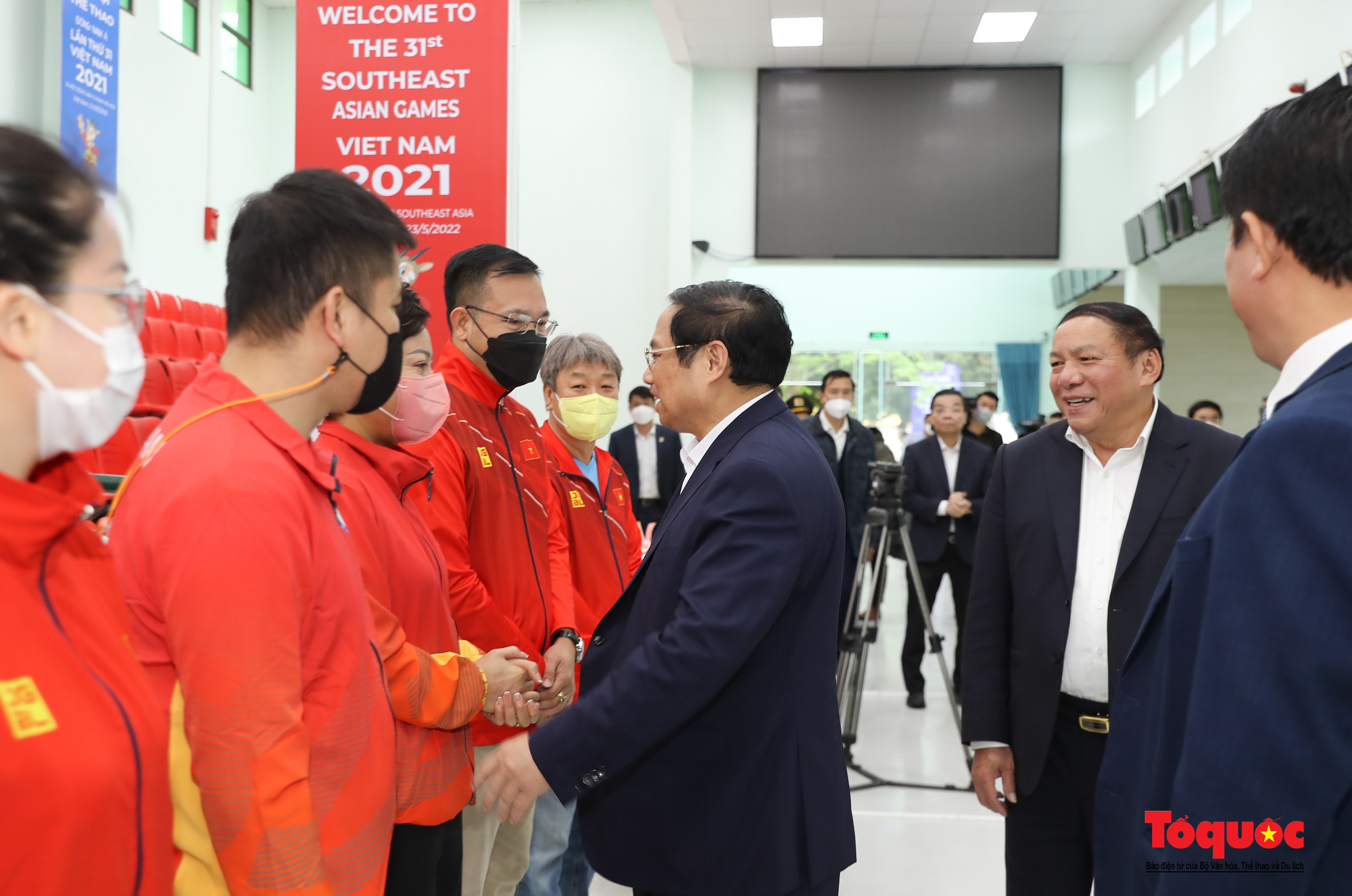 Thủ tướng thăm và động viên đoàn thể thao Việt Nam chuẩn bị SEA Games 31 - Ảnh 17.