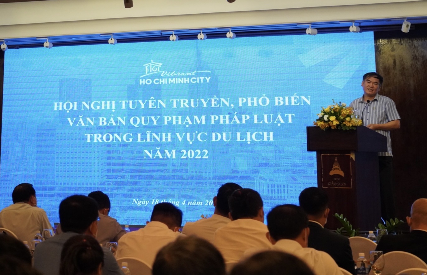 TP Hồ Chí Minh: Xử lý nghiêm hành vi 'chặt chém', ép du khách mua hàng - Ảnh 1.