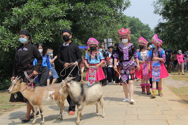 Các hoạt động mang đậm bản sắc tại làng văn hóa  du lịch các dân tộc việt nam dịp nghỉ lễ 30415
