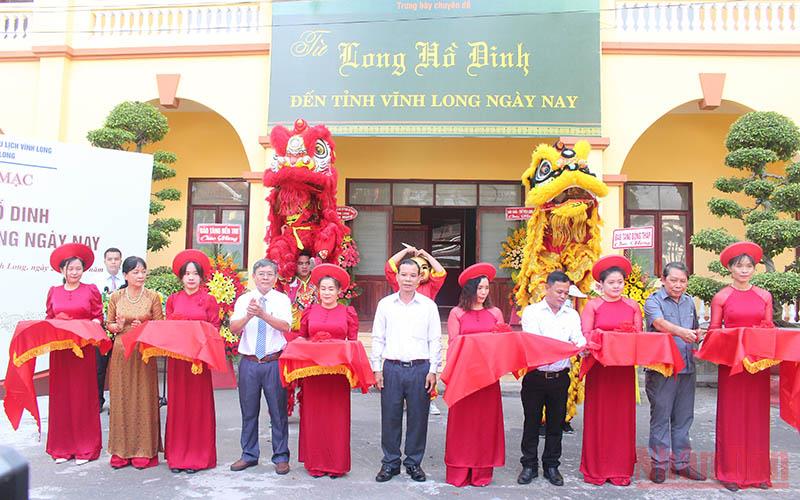 Trưng bày hơn 200 tư liệu “Từ Long Hồ dinh đến tỉnh Vĩnh Long ngày nay” - Ảnh 1.