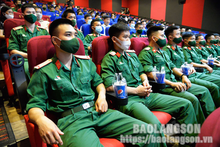 Lạng Sơn: Khai mạc đợt phim chào mừng kỷ niệm các ngày lễ lớn của đất nước - Ảnh 2.