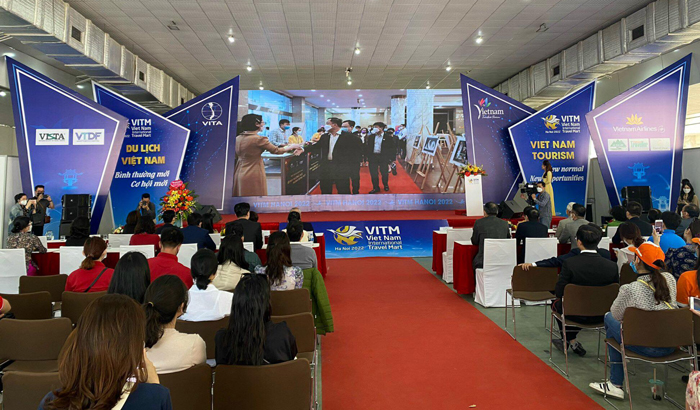 Khoảng 40.000 lượt người đến Hội chợ du lịch quốc tế Việt Nam - VITM Hà Nội 2022 - Ảnh 1.