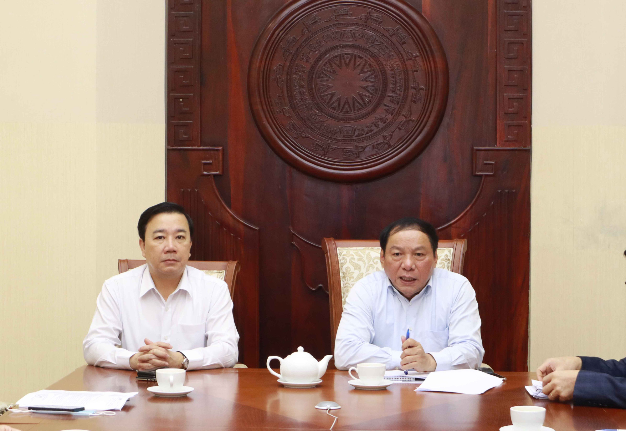 Bộ trưởng Nguyễn Văn Hùng yêu cầu quyết liệt chuẩn bị cho Lễ Khai mạc SEA Games 31 - Ảnh 1.