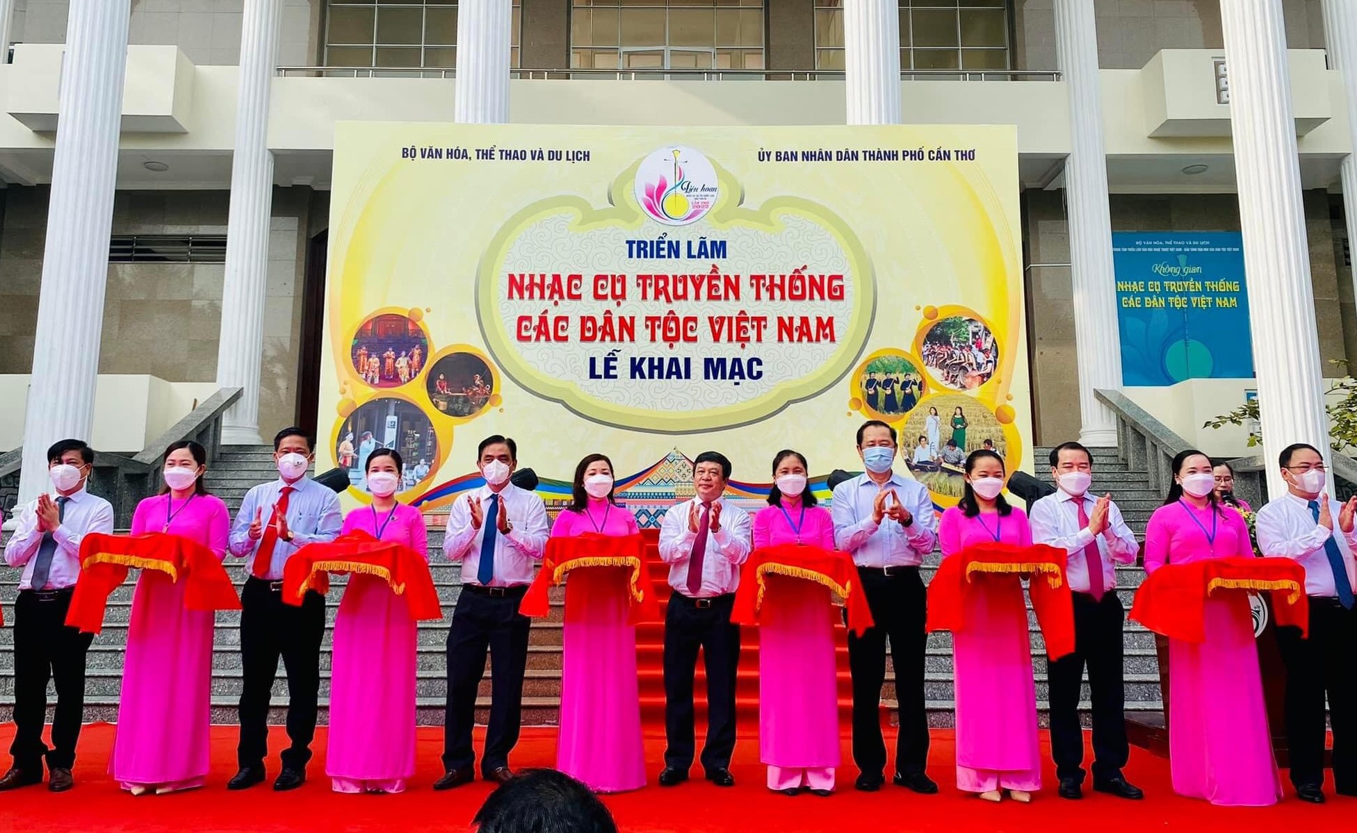 Thứ trưởng Đoàn Văn Việt dự Khai mạc Triển lãm Nhạc cụ truyền thống các dân tộc Việt Nam tại Cần Thơ - Ảnh 1.
