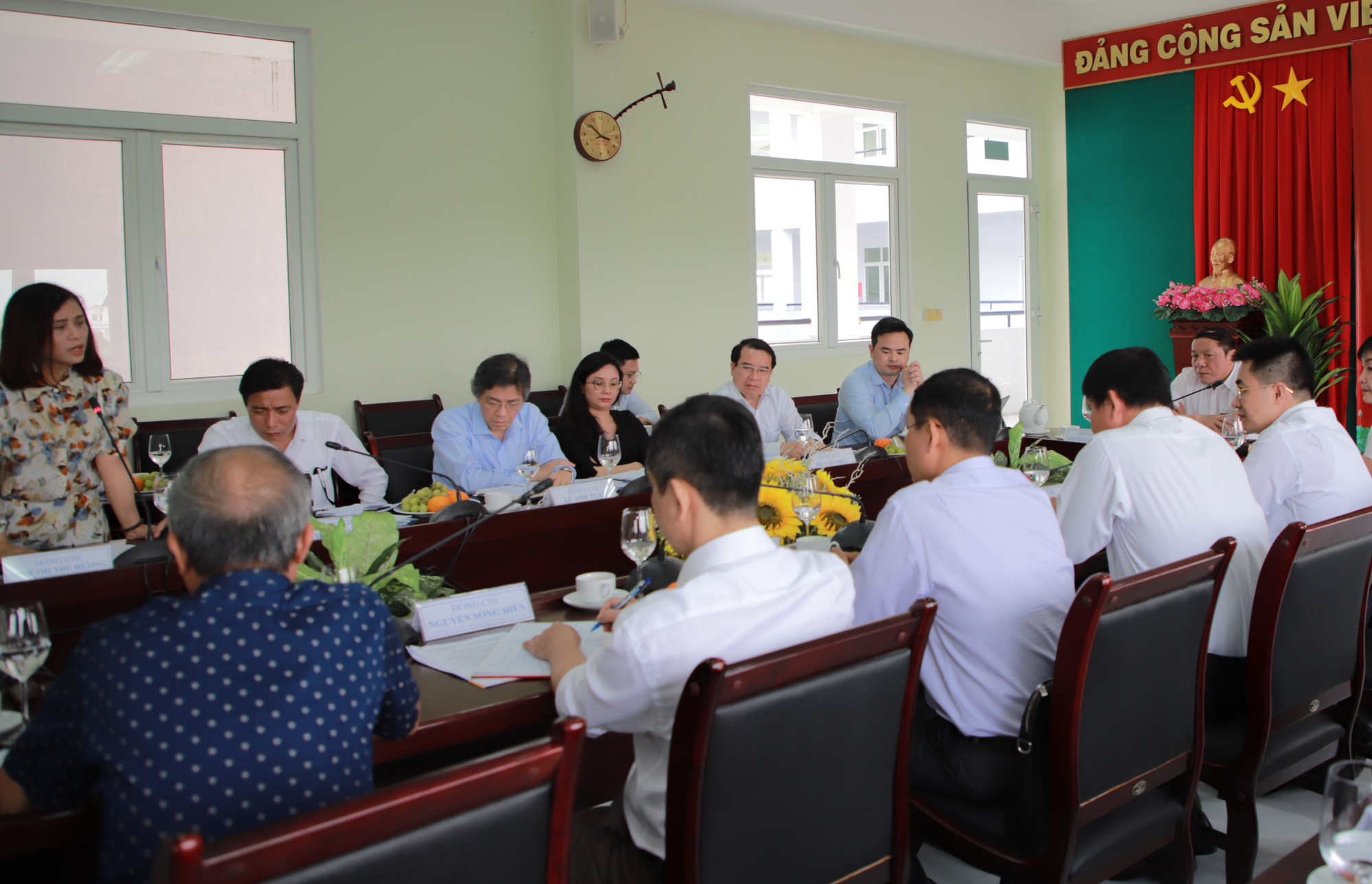 Bộ trưởng Nguyễn Văn Hùng làm việc với các đơn vị trực thuộc Bộ tại Cần Thơ - Ảnh 2.