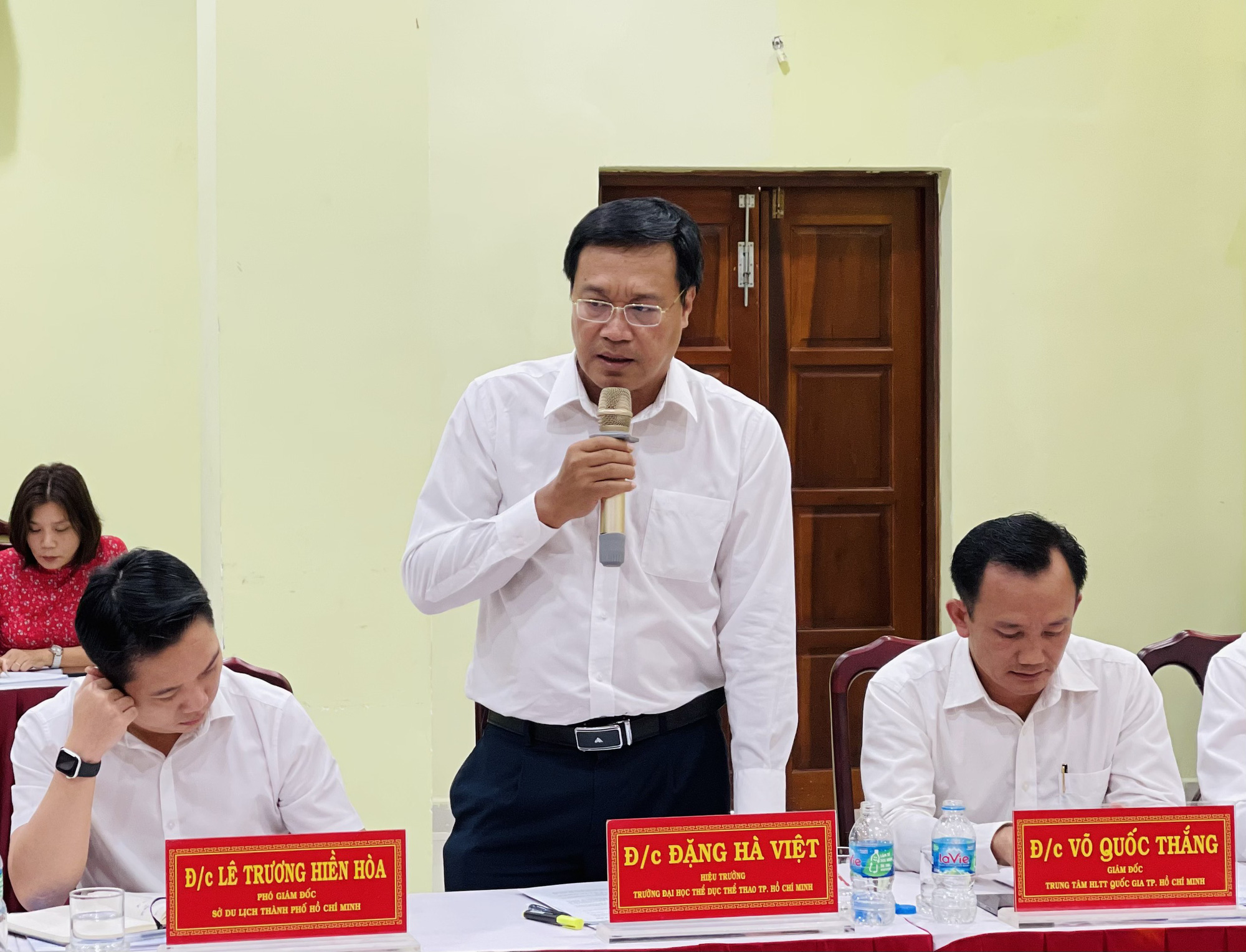 Bộ trưởng Nguyễn Văn Hùng thăm và làm việc với các đơn vị thuộc Bộ tại TP.HCM - Ảnh 2.